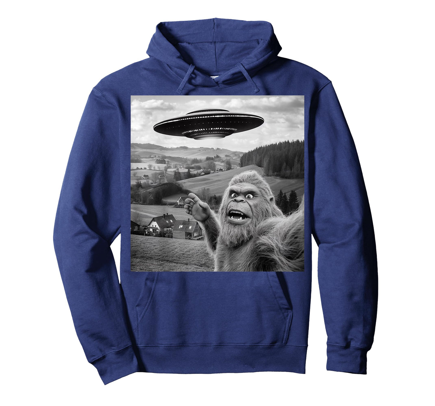 Bigfoot Selfie With Alien UFO Funny Gifts For Men Women Kid T-Shirt