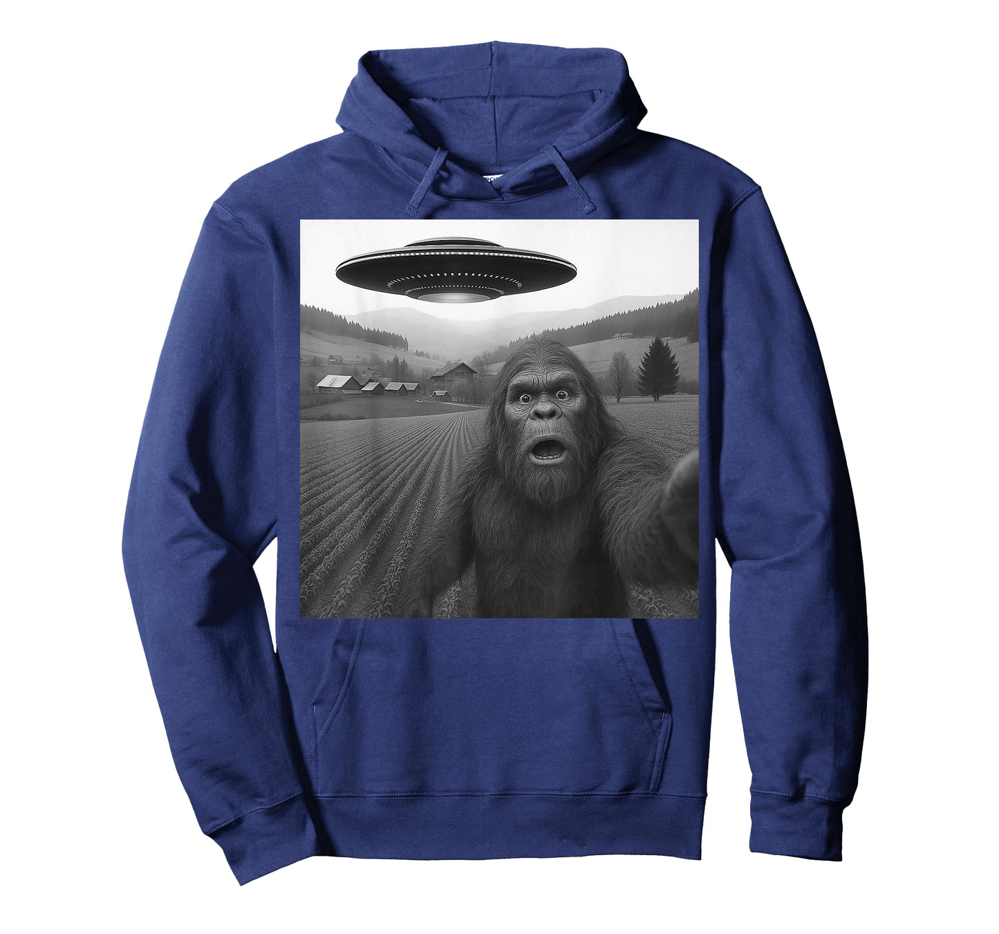 Bigfoot Selfie with Alien UFO Funny Gifts for Men Women Kid T-Shirt