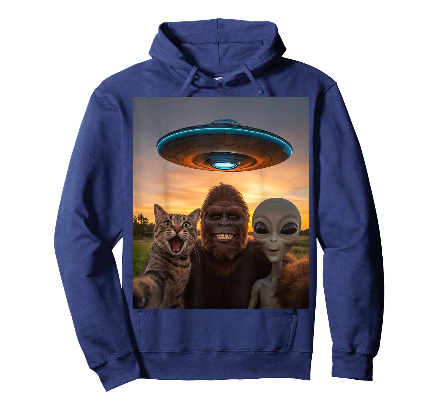 Cat Bigfoot Alien Selfie BFF Funny Photo With UFO T-Shirt
