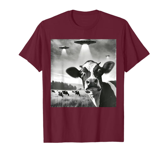 Funny Cow Selfie UFO Alien Humor Vintage Print Art Design T-Shirt