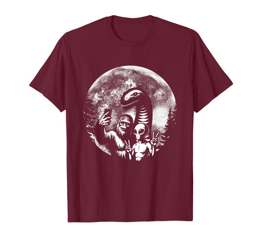 Funny Bigfoot Sasquatch Alien Loch Ness Full Moon Selfie T-Shirt
