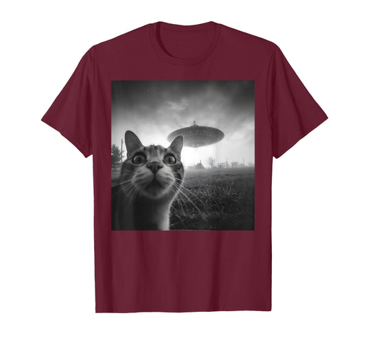 Funny Surprised Scared Cat Selfie with UFO T-Shirt