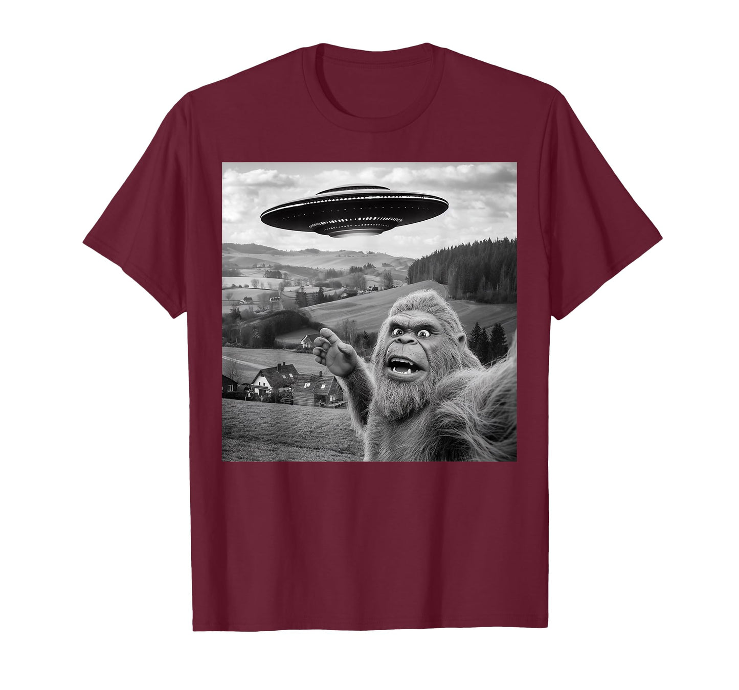 Bigfoot Selfie With Alien UFO Funny Gifts For Men Women Kid T-Shirt