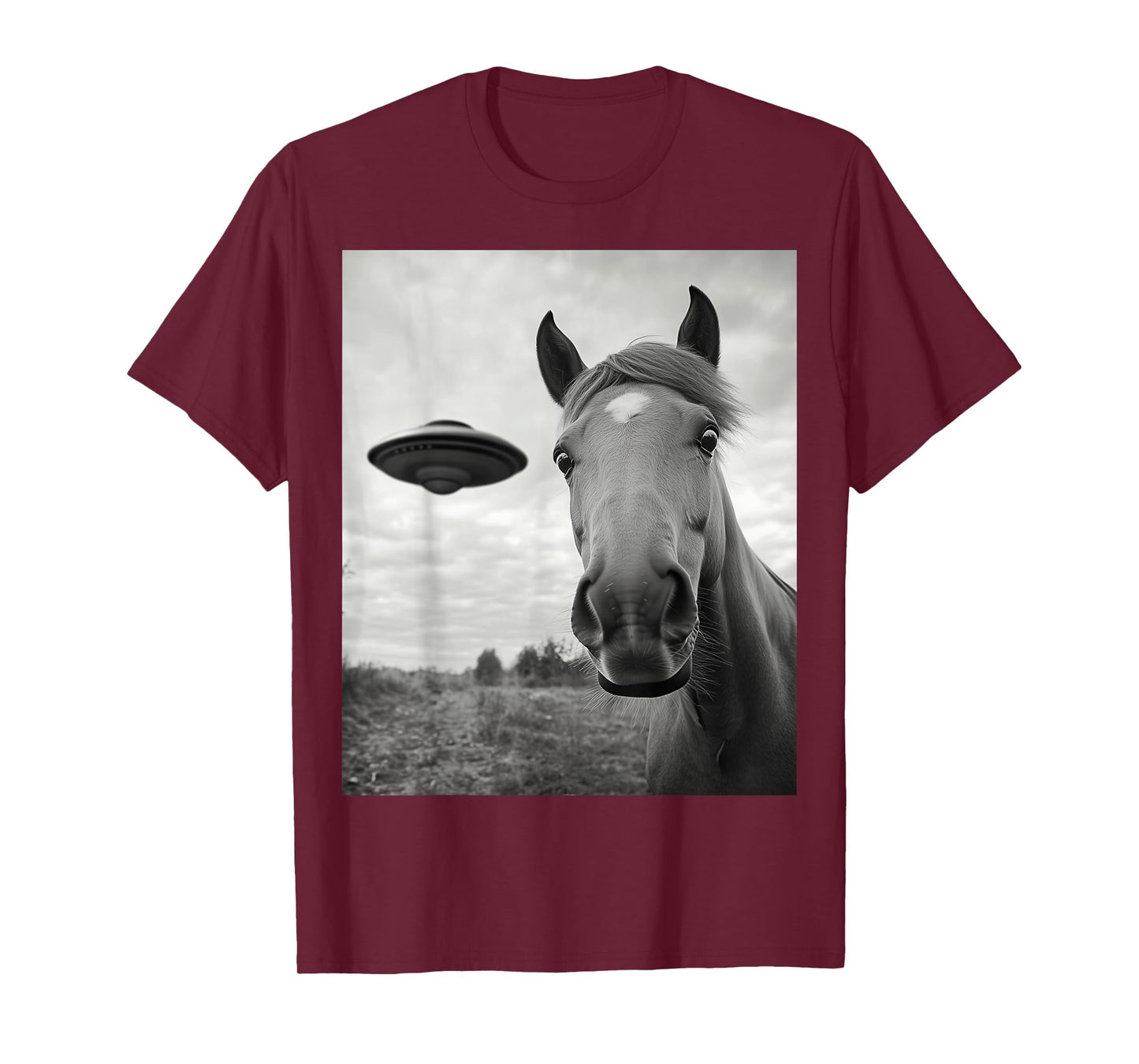 Funny Horse Selfie With Alien UFO Funny UFO Horse T-Shirt