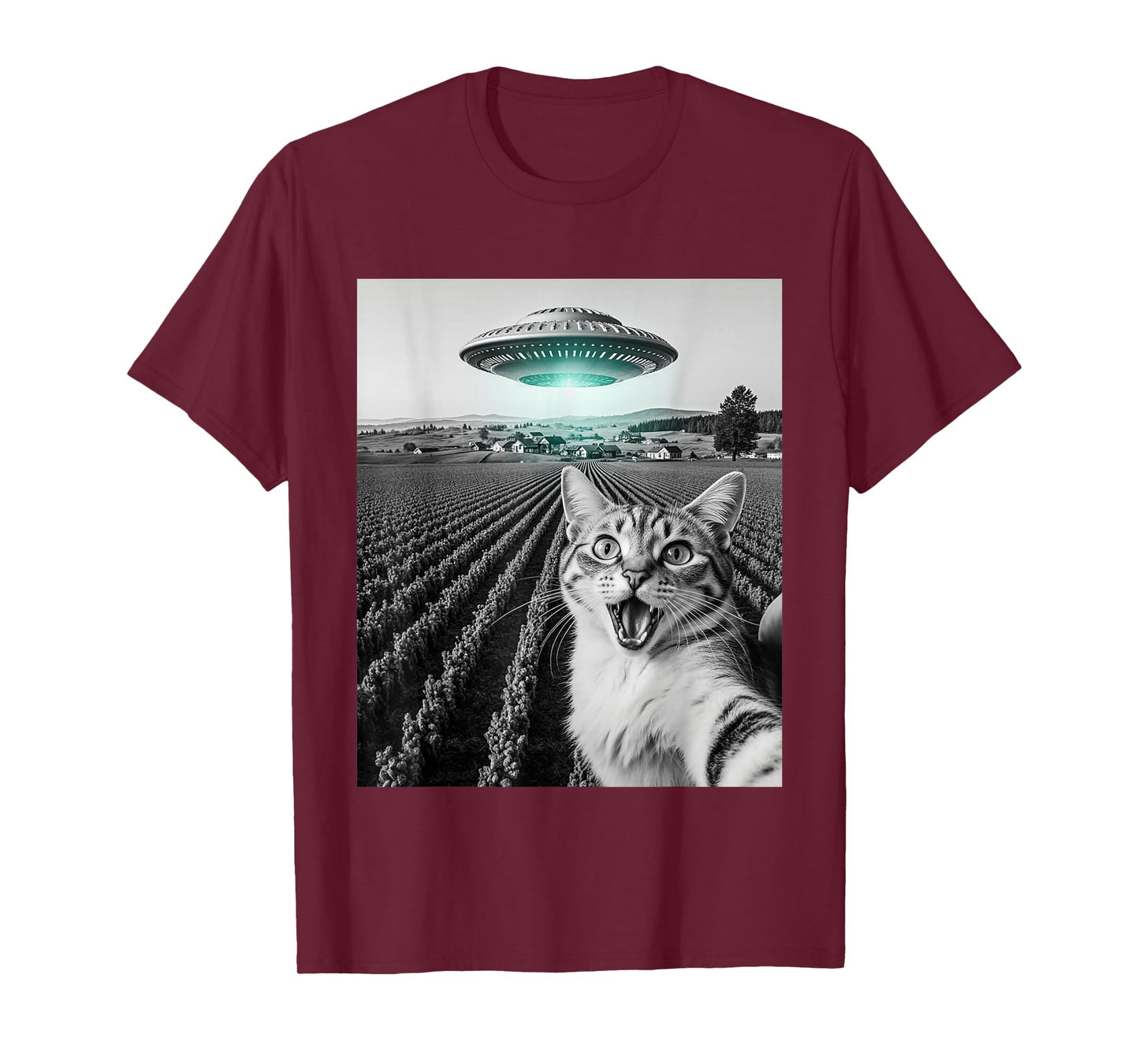 Funny Cat Selfie With Alien UFO Cat Gifts For Men Women Kid T-Shirt