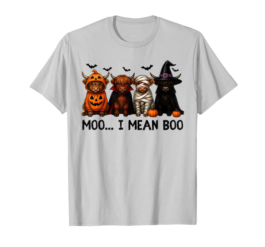Moo I Mean Boo Funny Highland Cow with Halloween Costume T-Shirt