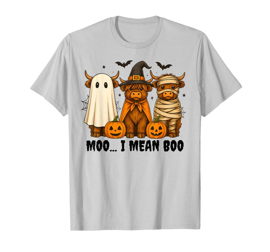 Moo I Mean Boo Funny Highland Cow with Halloween Costume T-Shirt