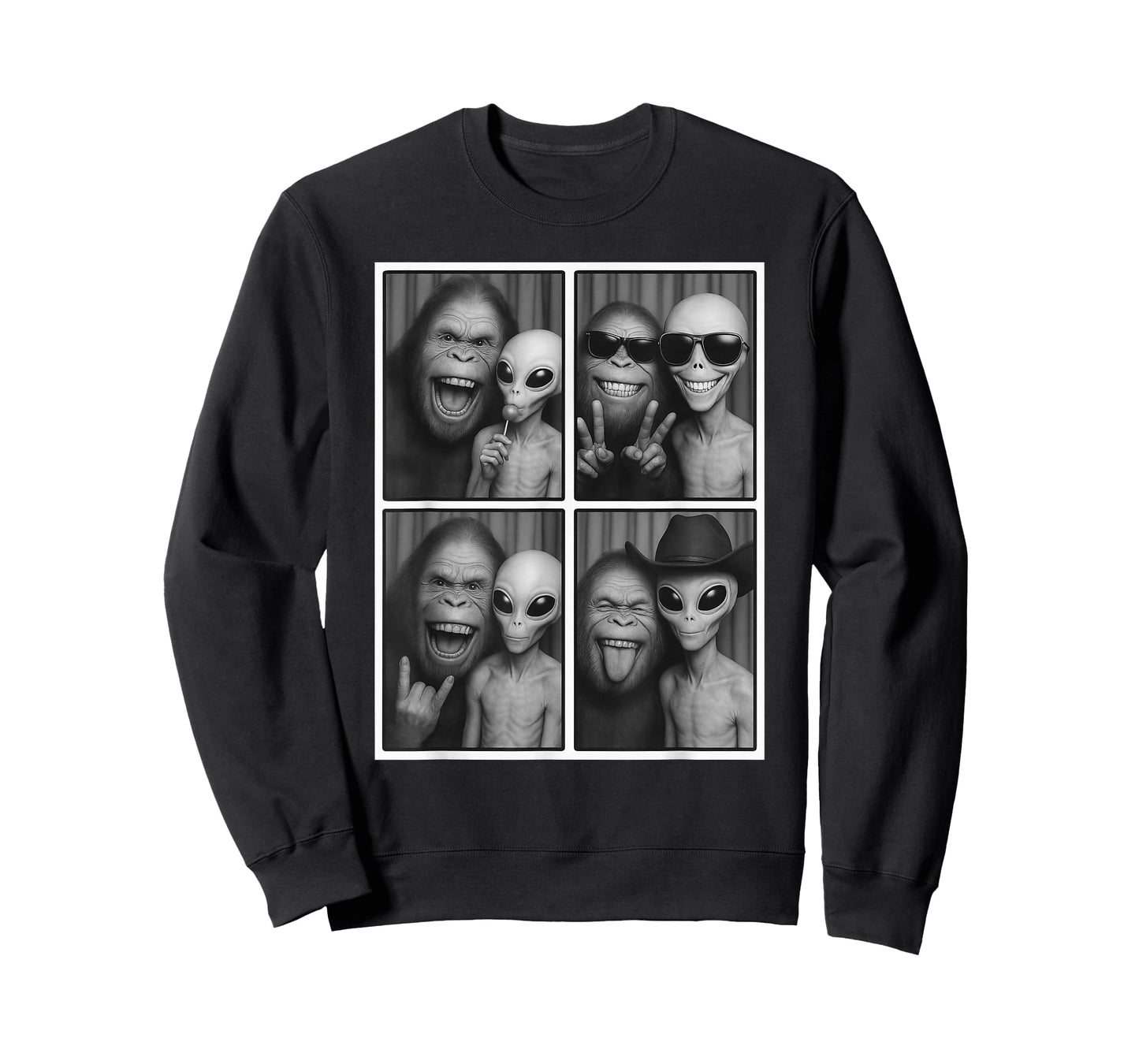 Photobooth, Bigfoot & Alien Selfie, Funny Sasquatch Photo T-Shirt