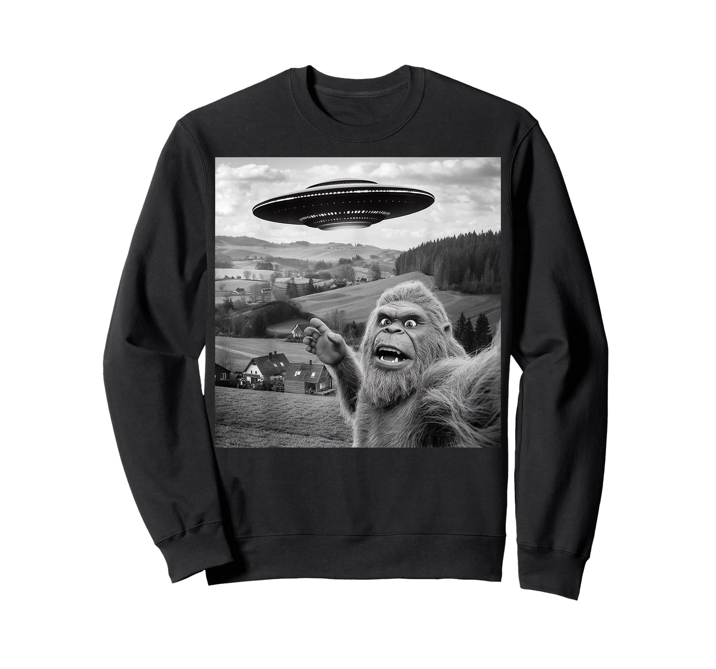 Bigfoot Selfie With Alien UFO Funny Gifts For Men Women Kid T-Shirt