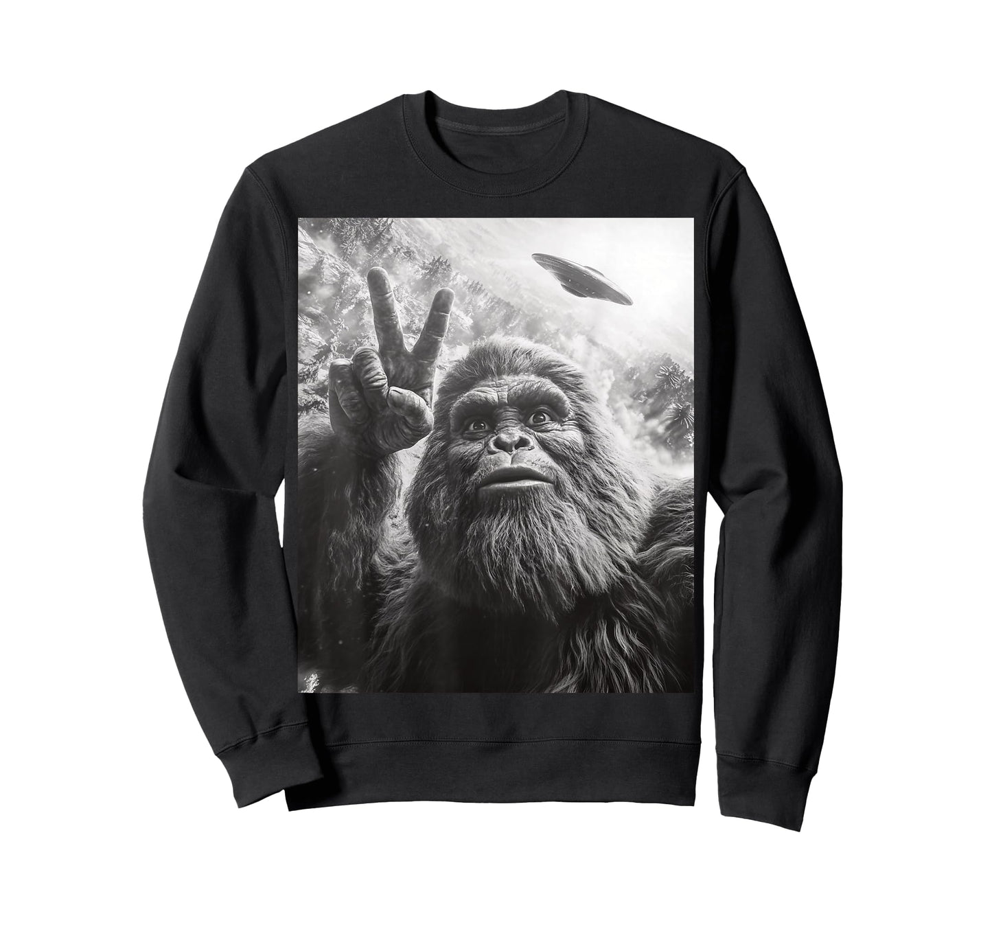 Funny Bigfoot Selfie Sasquatch UFO T-Shirt