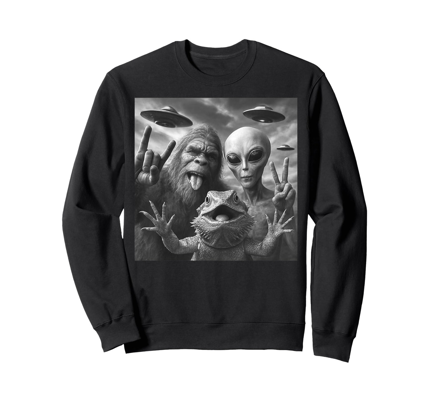 Bearded Dragon Selfie With Bigfoot & Alien Funny UFO T-Shirt
