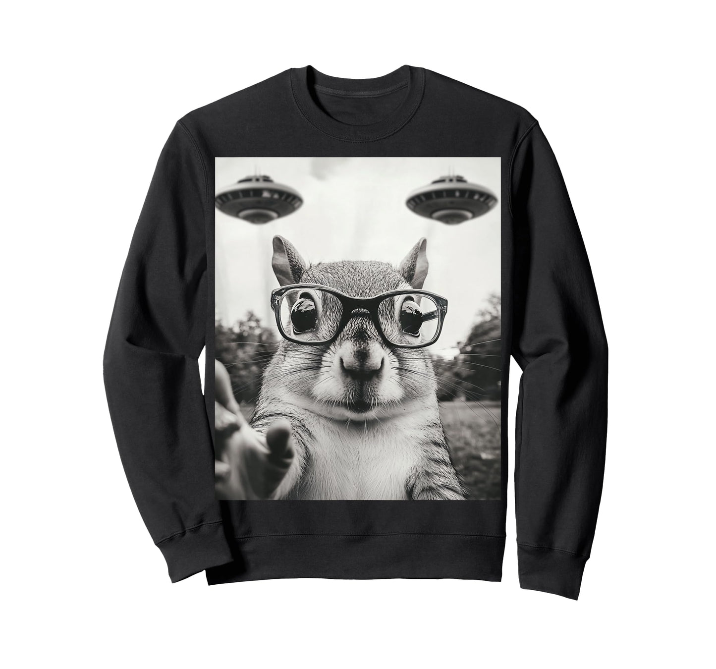 Funny Squirrel Selfie with UFO & glasses Men Women Alien T-Shirt