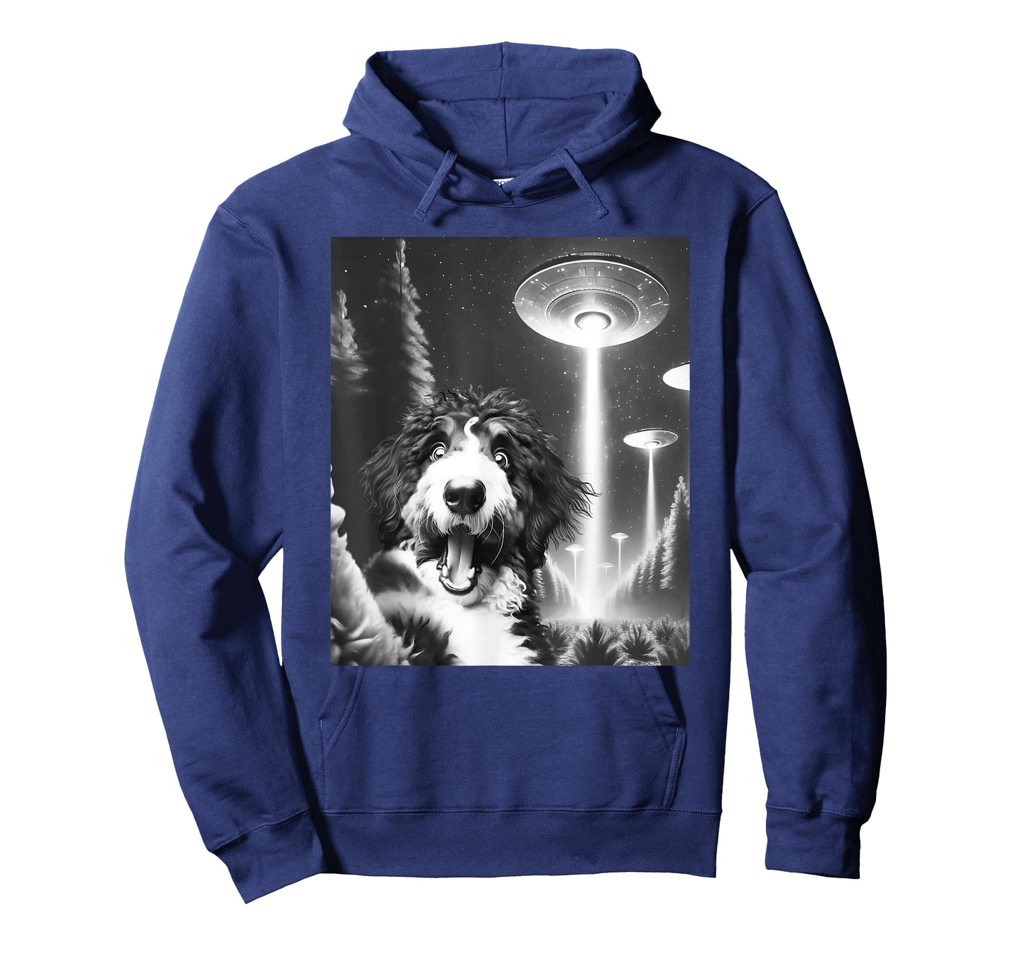 Funny Bernedoodle Alien UFO Taking a Selfie Dog Mom Dad Men Women Kids T-Shirt