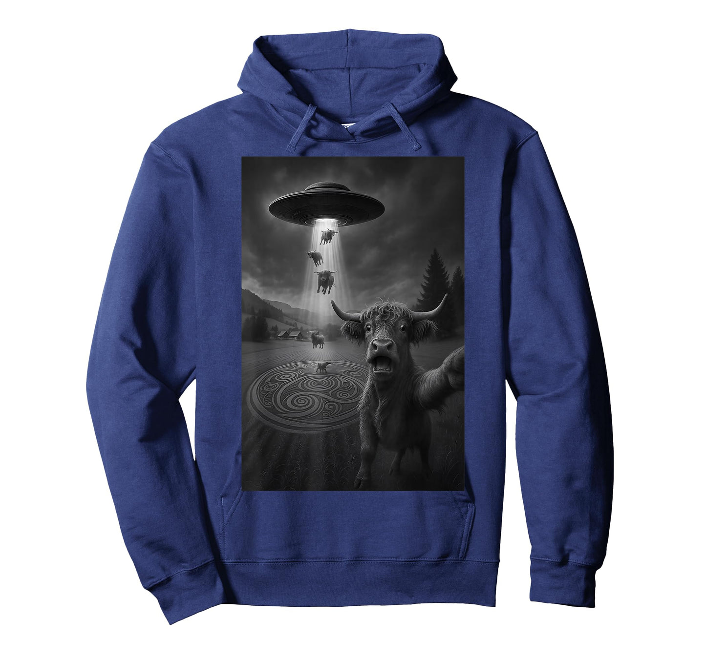 Highland Cow UFO Encounter UAP Alien Abduction Selfie Scene T-Shirt
