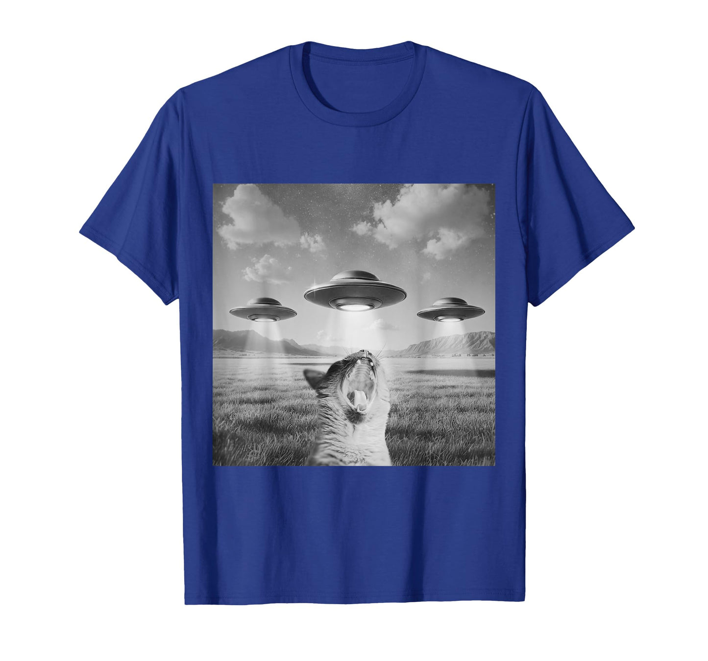 Funny Cat Yelling with UFOs Alien Odd For Men and Women T-Shirt