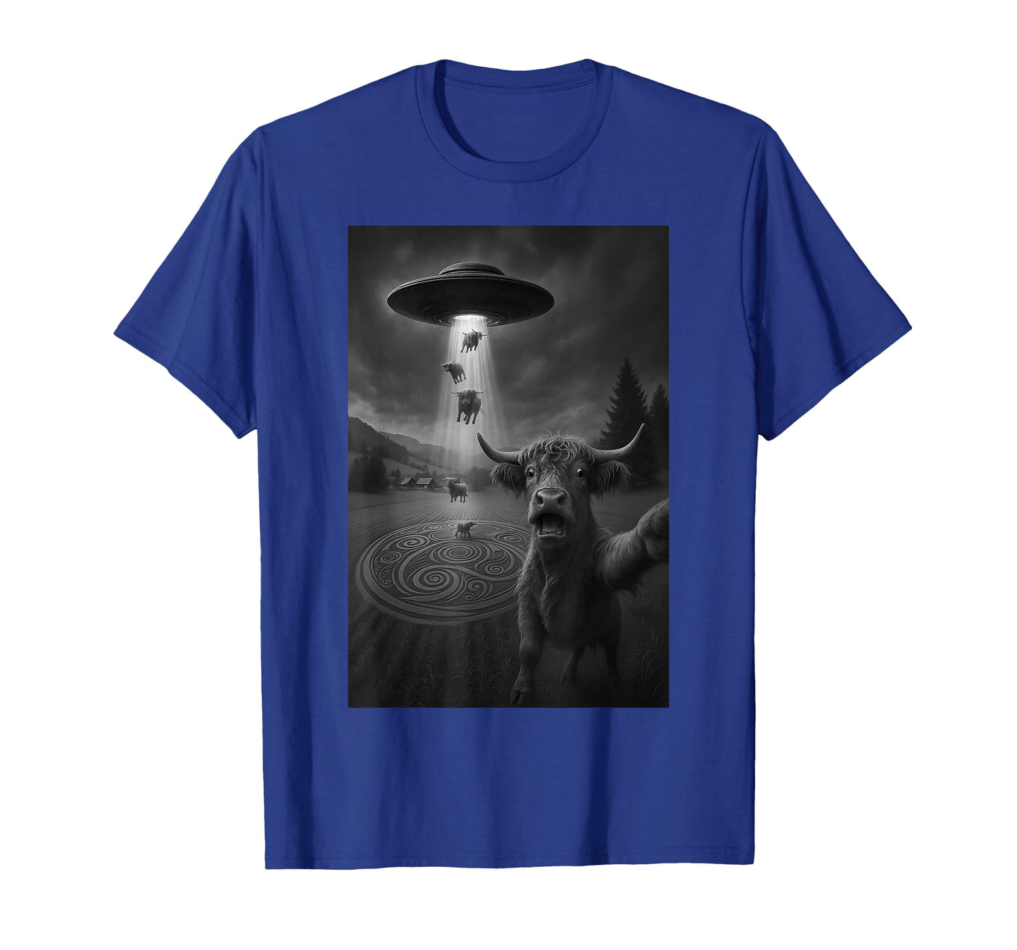 Highland Cow UFO Encounter UAP Alien Abduction Selfie Scene T-Shirt