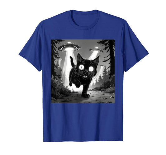 Scared Cat Running from UFO Alien cat Selfie with UFO T-Shirt