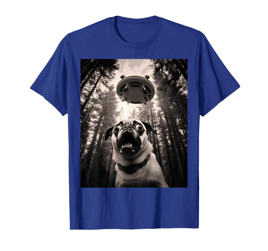 Cool Pug Selfie with UFOs Funny Pug Costume Alien Spaceship T-Shirt