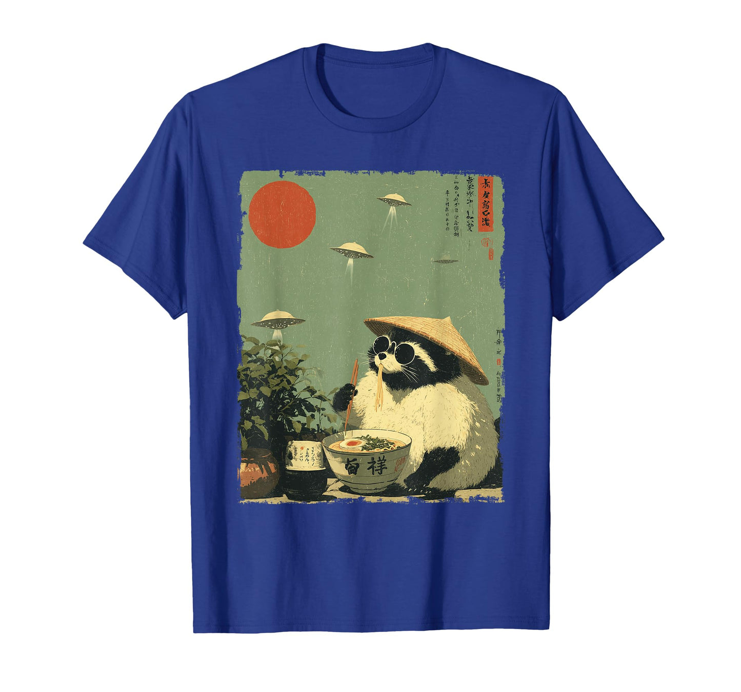 Vintage Retro Japanese Raccoon Ramen Alien Funny Racoon T-Shirt