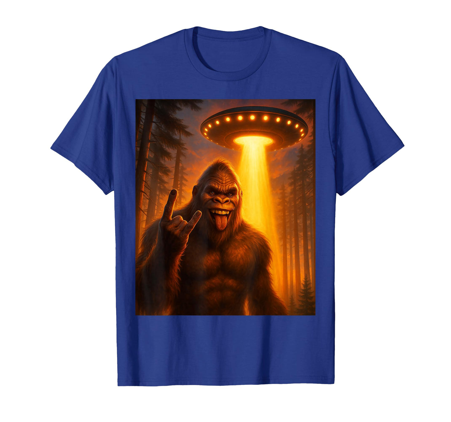 Sasquatch Bigfoot Selfie With UFO Alien Rock On Gift Graphic T-Shirt