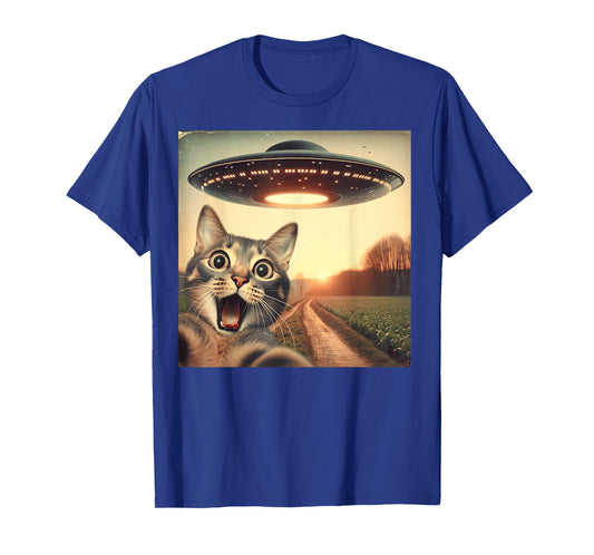 Funny Cat Selfie with UFO Alien Cat Lover UFOs Meme T-Shirt