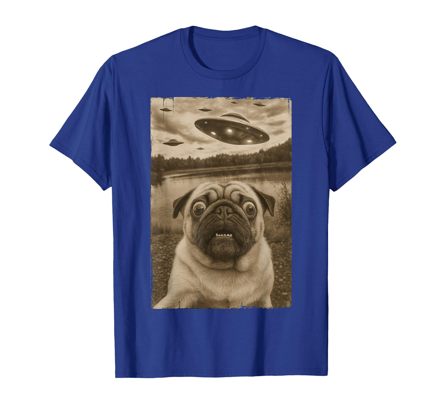 Vintage Pug UFO Encounters - Funny UFO and Pug Selfie T-Shirt