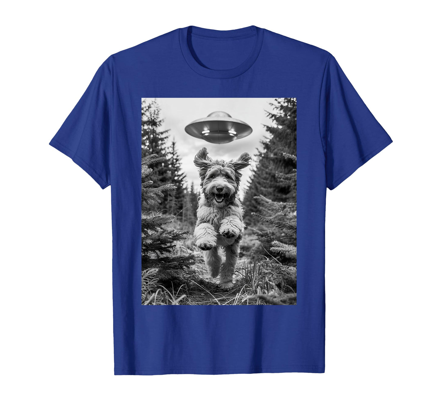 Cute Goldendoodle with Alien UFO Funny Scared Golden Doodle T-Shirt