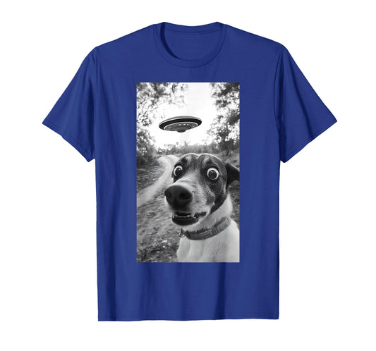 Surprised Dog Selfie With Alien UFO Funny Dog Men Women Kid T-Shirt