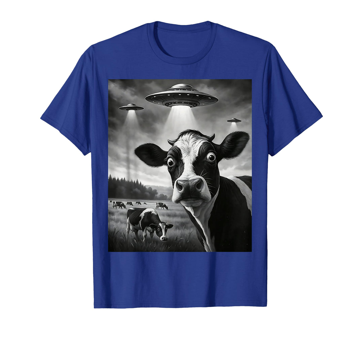Funny Cow Selfie UFO Alien Humor Vintage Print Art Design T-Shirt