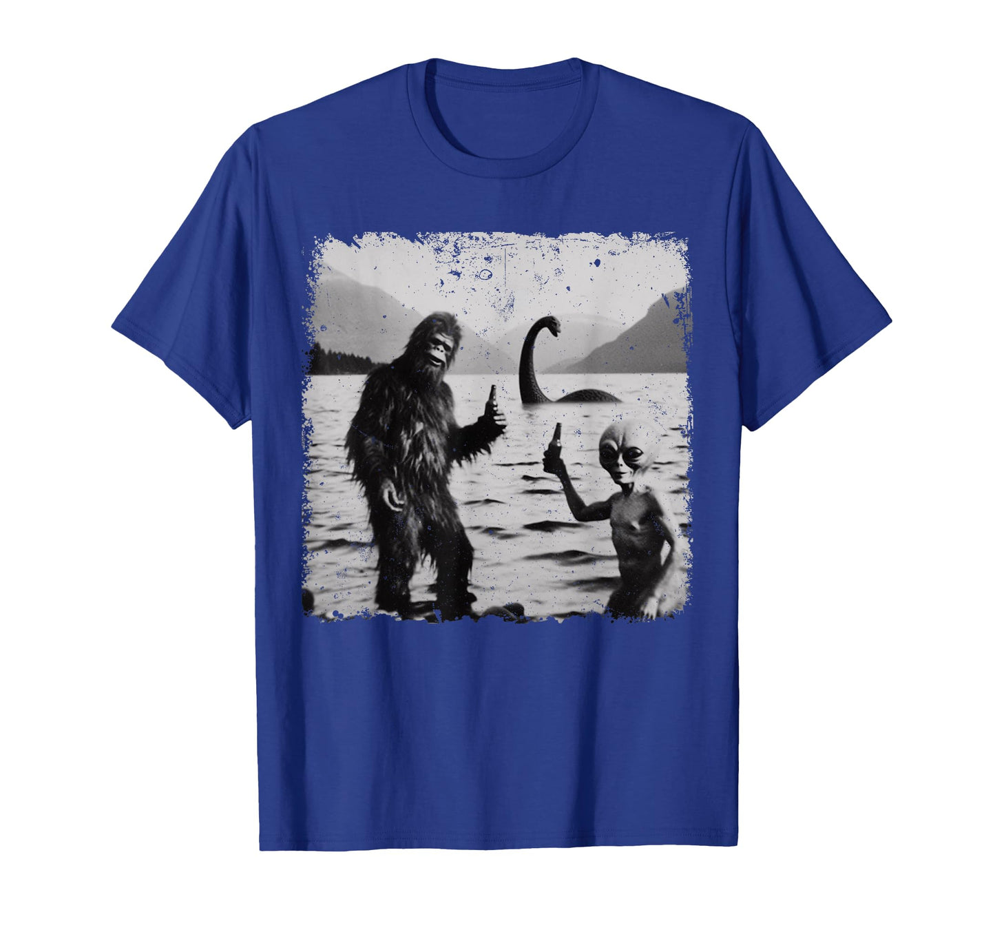 Funny Big Foot Sasquatch Alien Loch Ness Monster Team Selfie T-Shirt