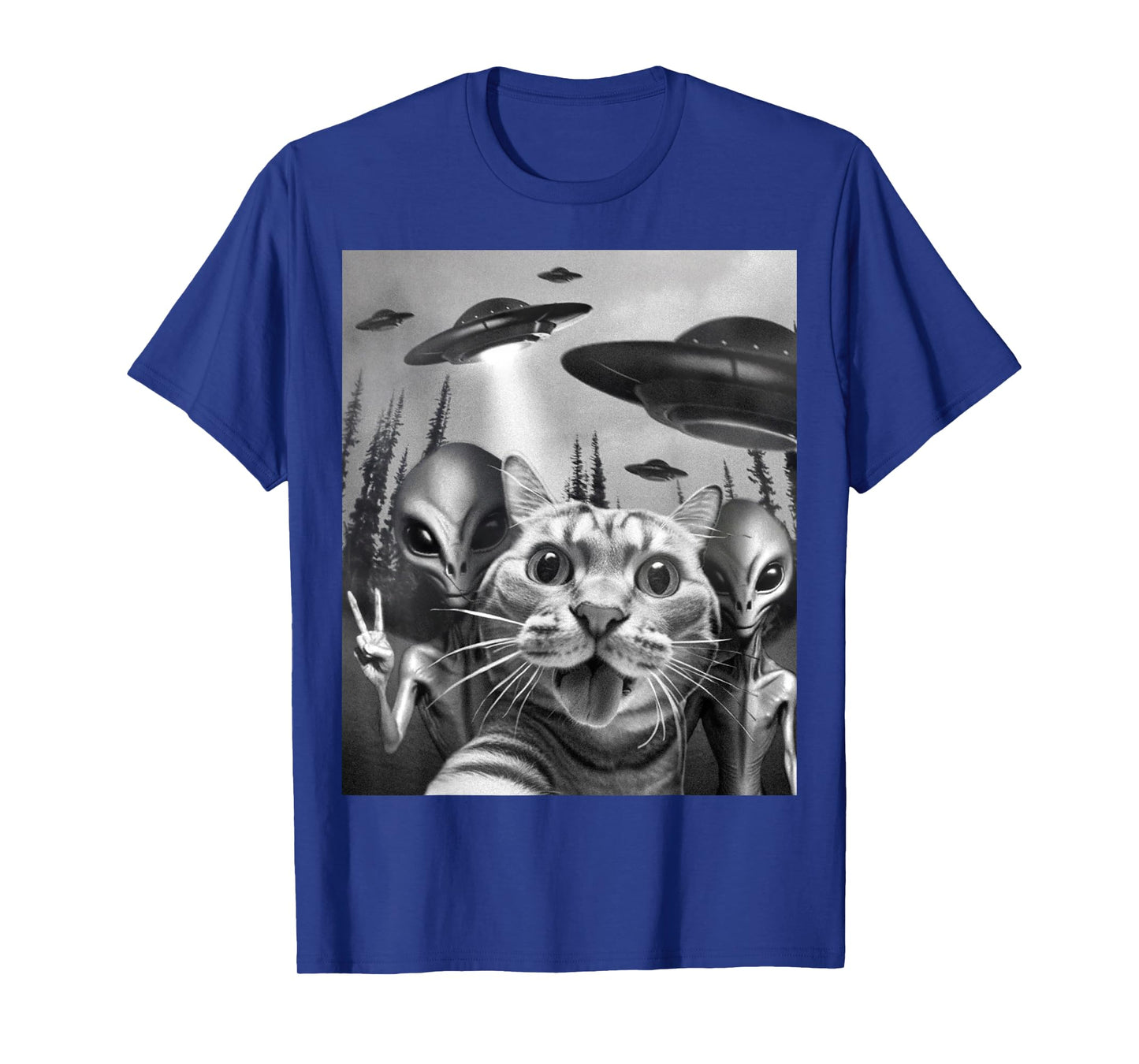 Funny Cat Selfie with UFOs Peace Sign Alien Cat UFO Invasion T-Shirt