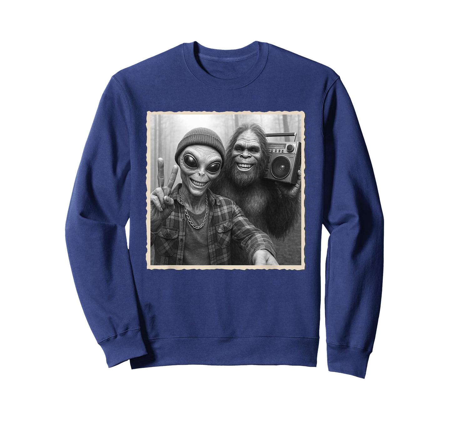 Alien Selfie With Bigfoot | Funny Sasquatch, Peace Sign T-Shirt