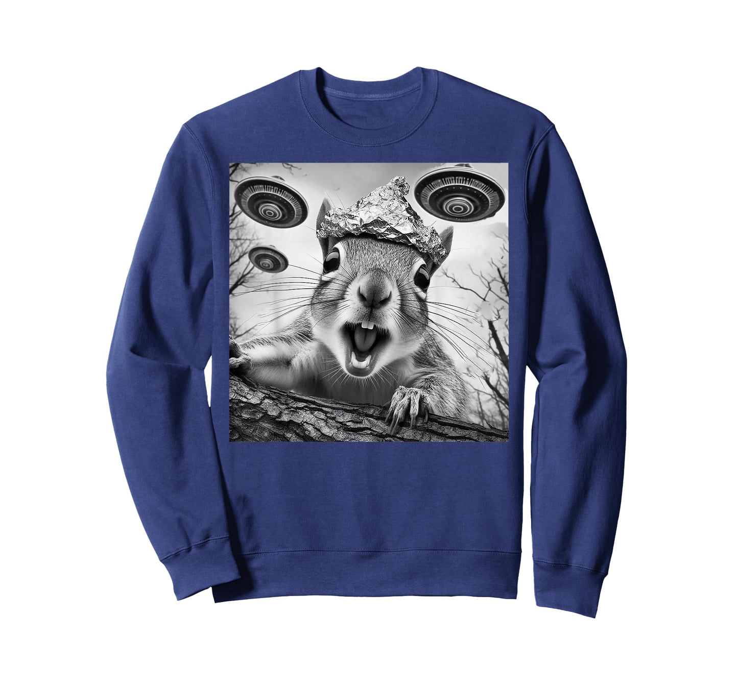 Funny Alien Squirrel Selfie With Tin Foil Hat UFO Encounter T-Shirt