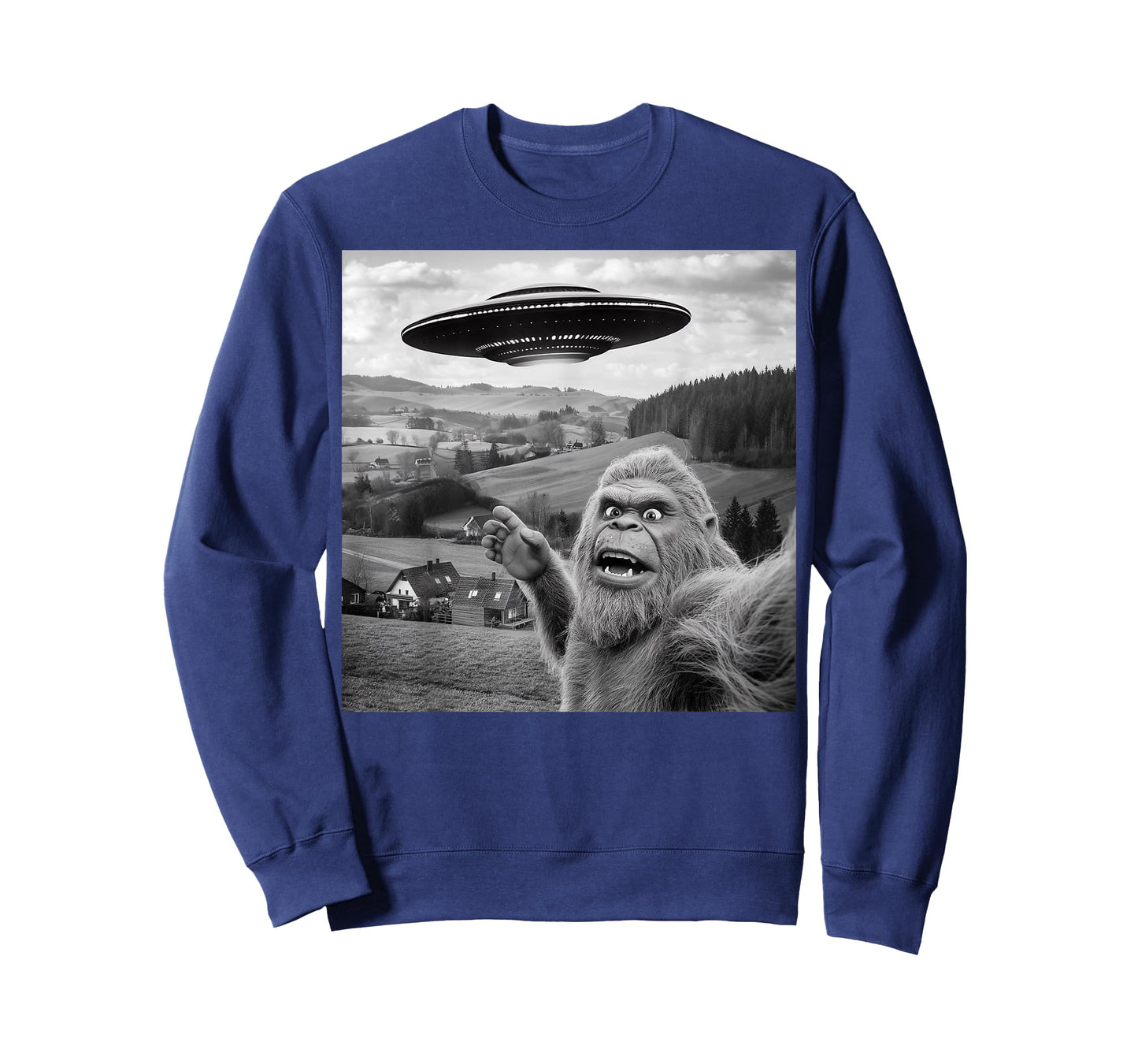 Bigfoot Selfie With Alien UFO Funny Gifts For Men Women Kid T-Shirt
