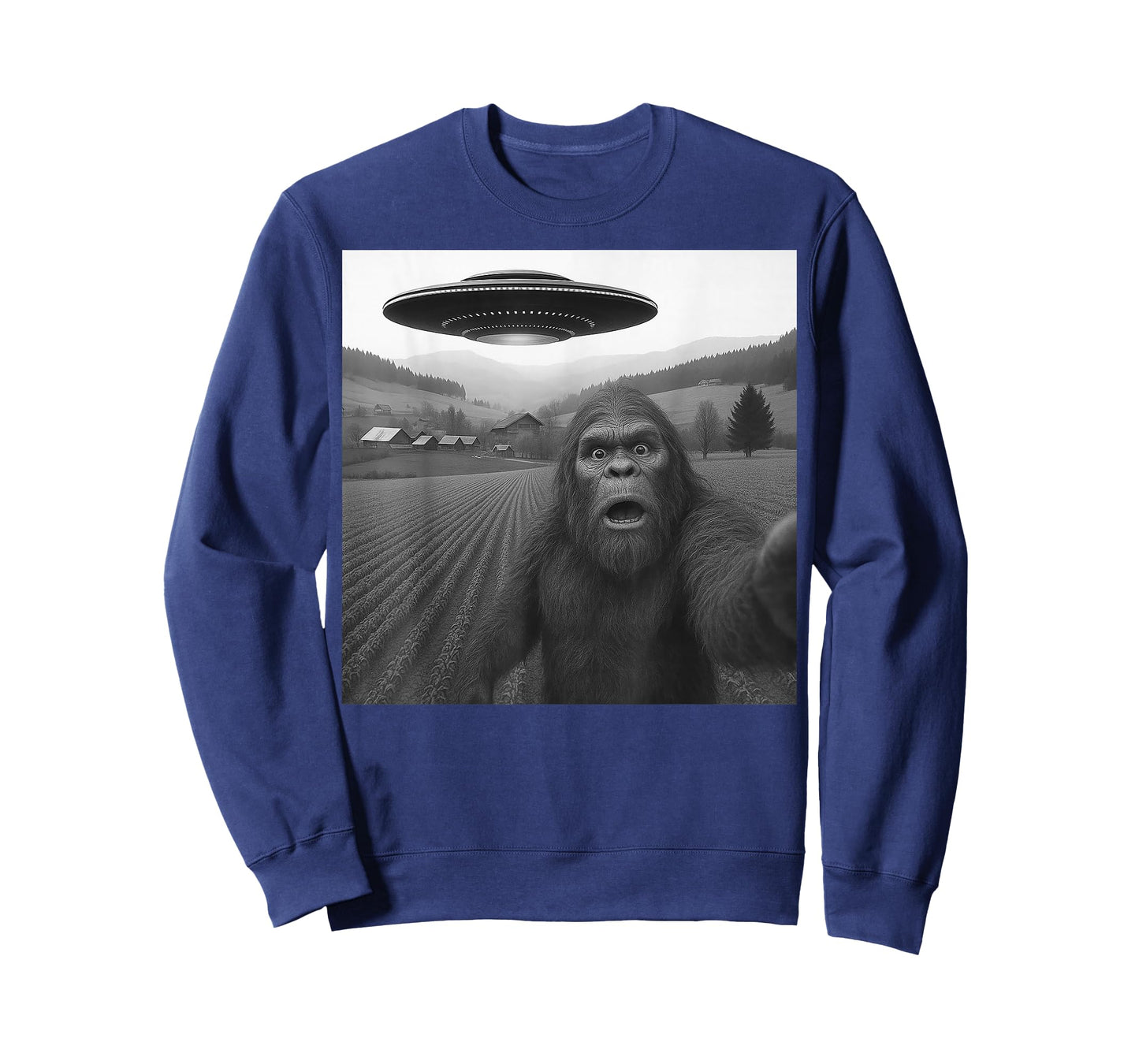 Bigfoot Selfie with Alien UFO Funny Gifts for Men Women Kid T-Shirt