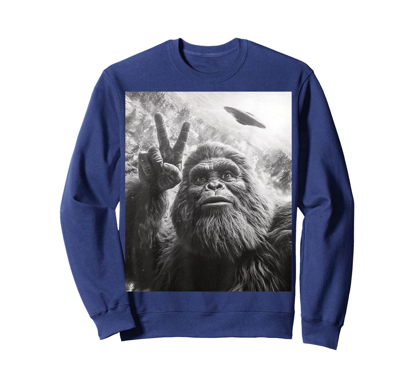 Funny Bigfoot Selfie Sasquatch UFO T-Shirt