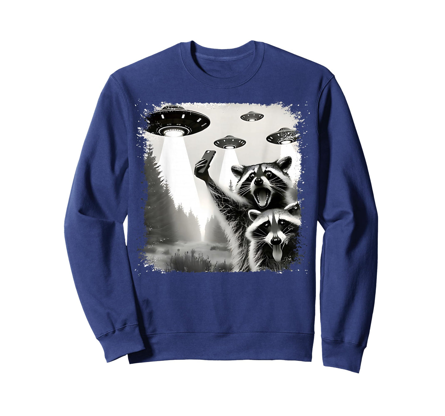 Funny Raccoon Selfie With Alien UFO Funny Raccoon Men Women T-Shirt