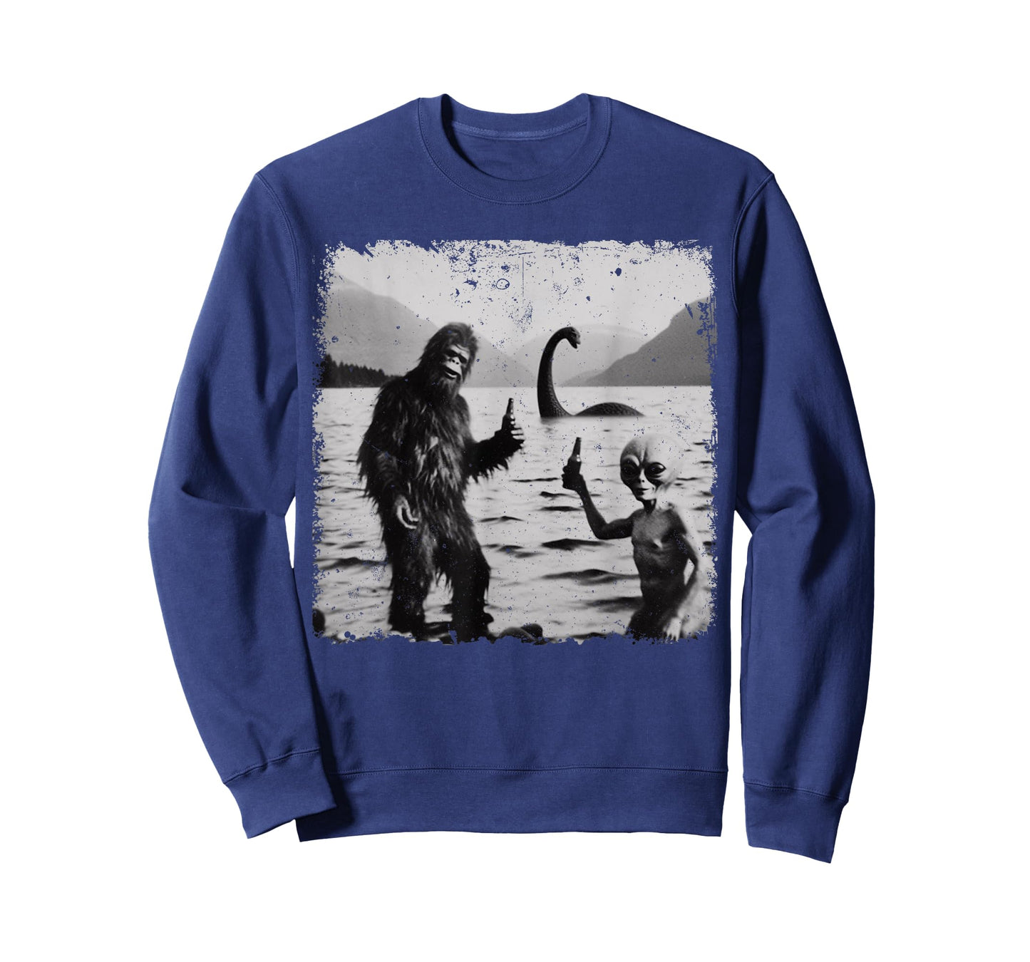 Funny Big Foot Sasquatch Alien Loch Ness Monster Team Selfie T-Shirt