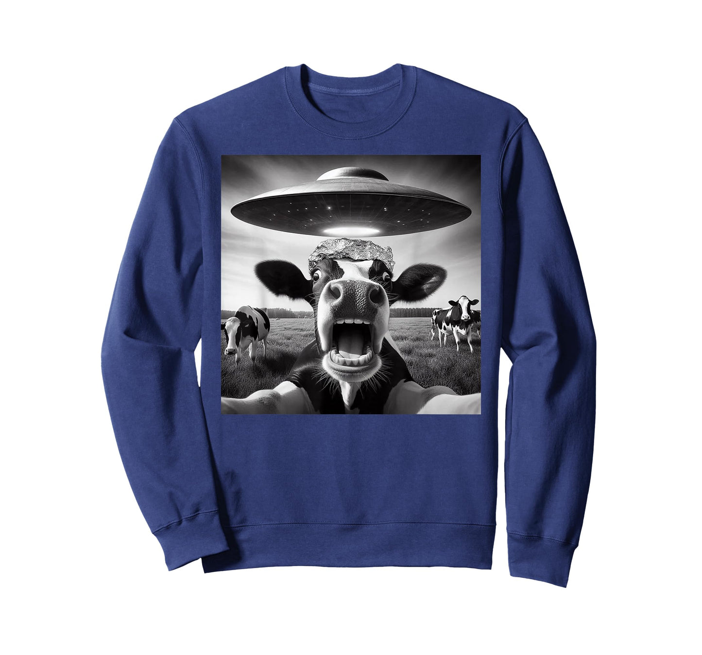 Funny Cow Abduction By UFO Selfie - Hilarious Alien Meme T-Shirt