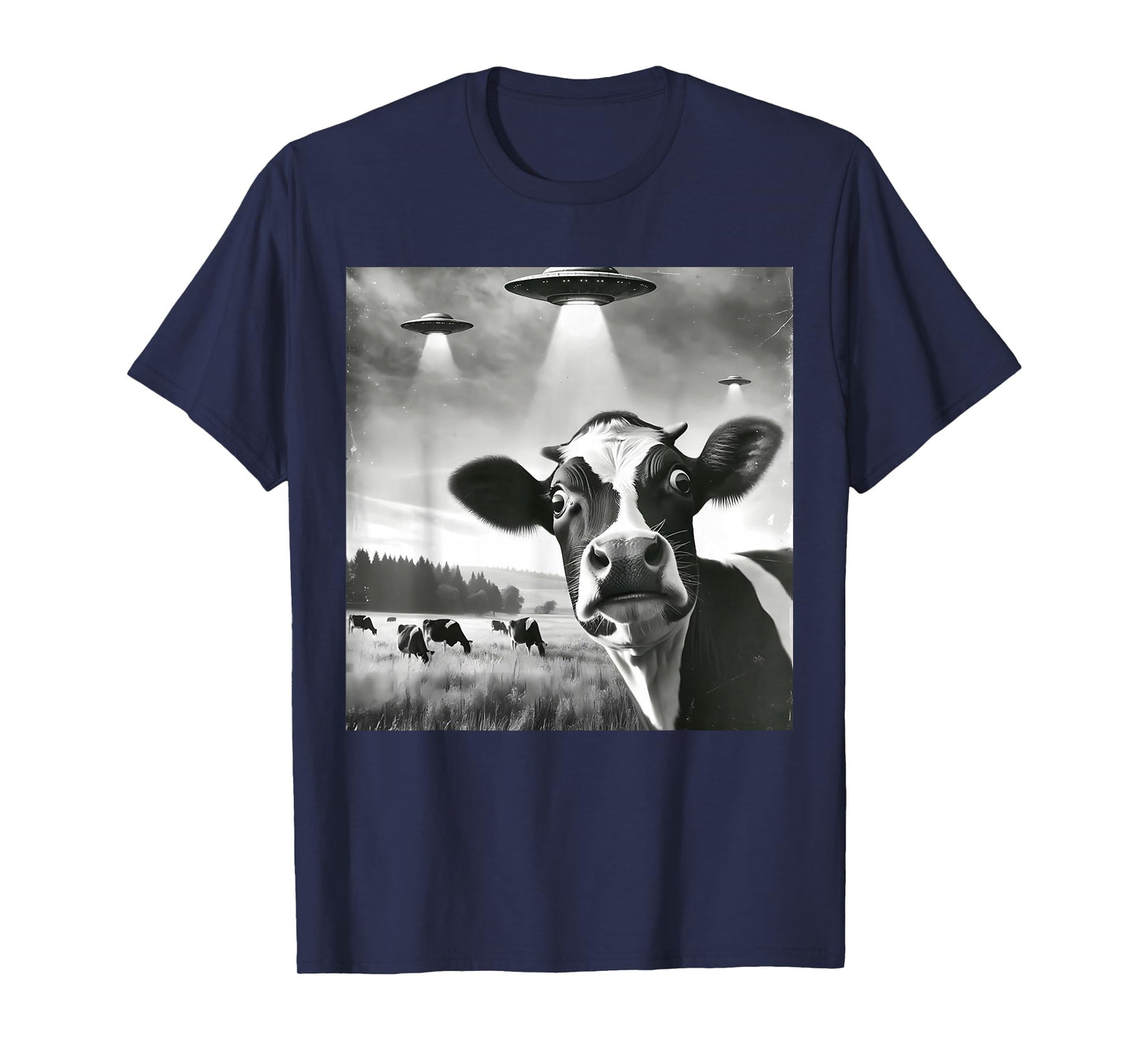 Funny Cow Selfie UFO Alien Humor Vintage Print Art Design T-Shirt
