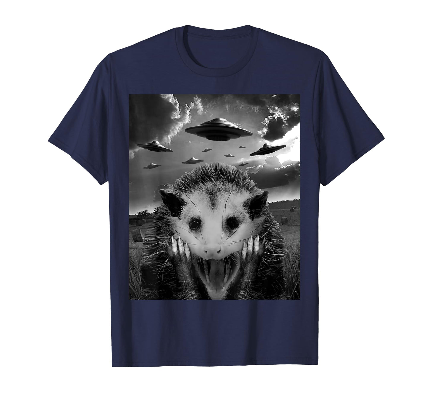 Alien Possum UFO - Funny Opossum Selfie T-Shirt