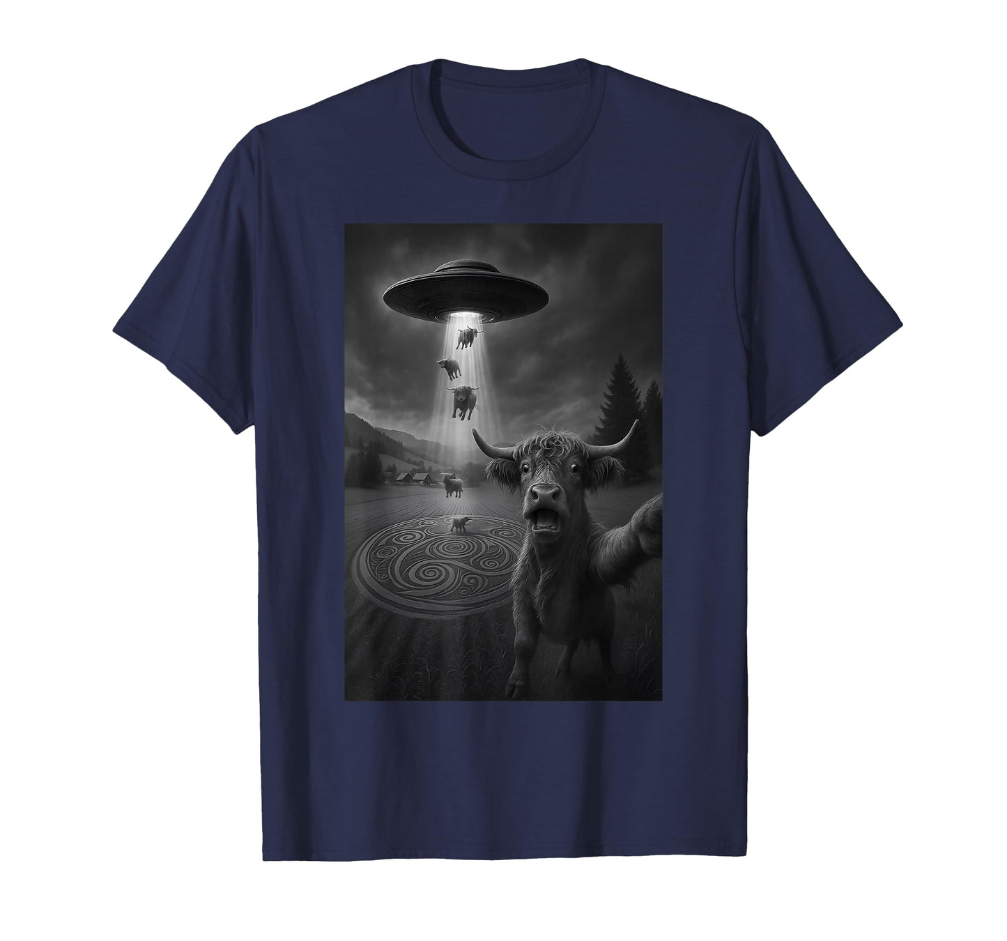 Highland Cow UFO Encounter UAP Alien Abduction Selfie Scene T-Shirt