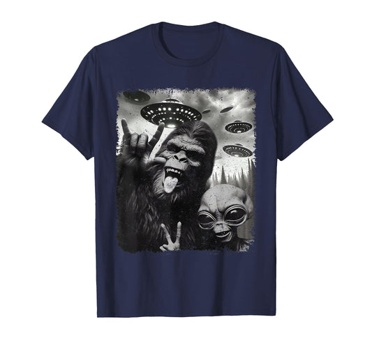 Funny Bigfoot & Alien Sasquatch Rock On Hand Sign UFO Selfie T-Shirt