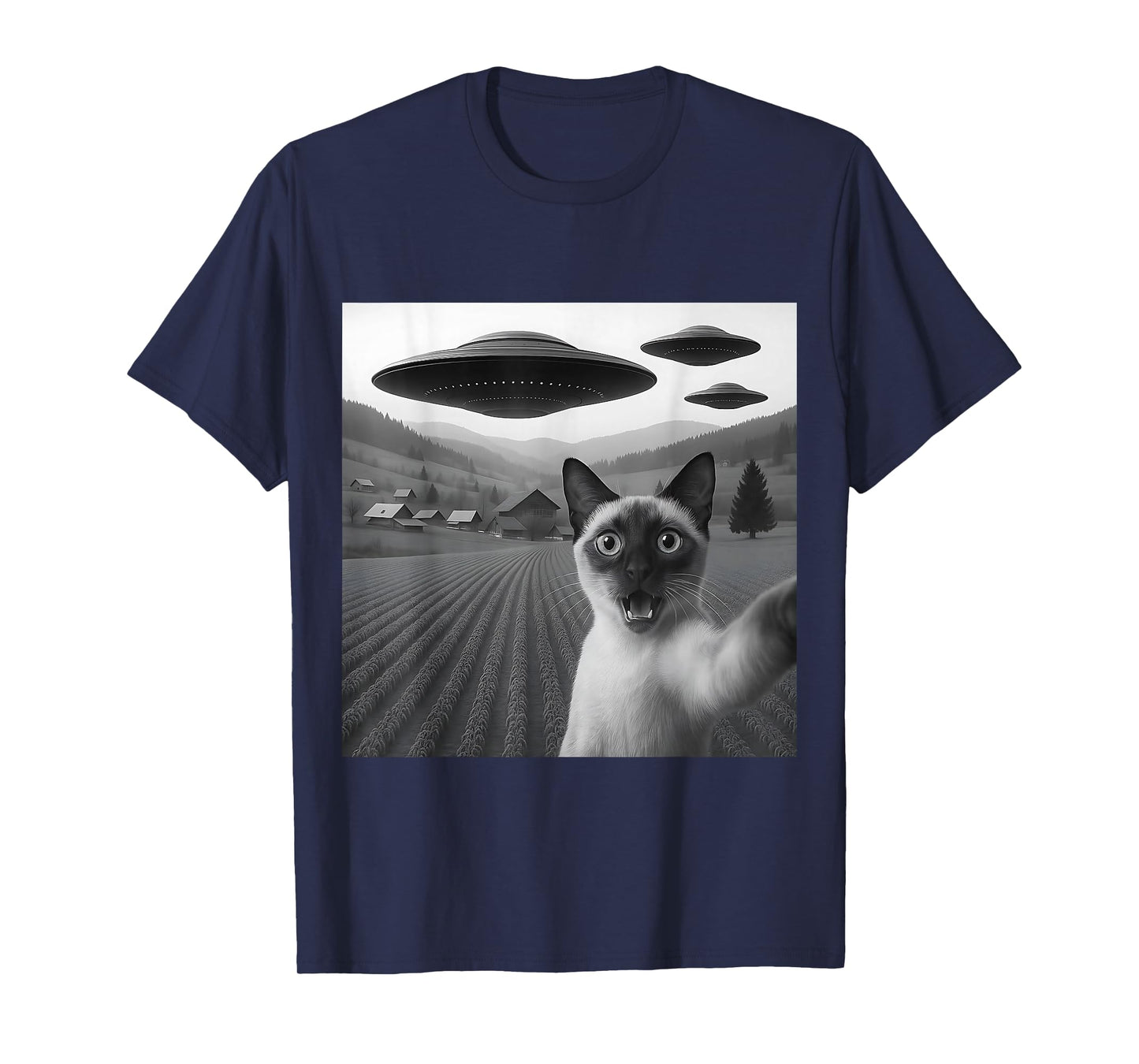 Siamese Cat Selfie With Alien UFO Funny Gifts For Cat Lovers T-Shirt