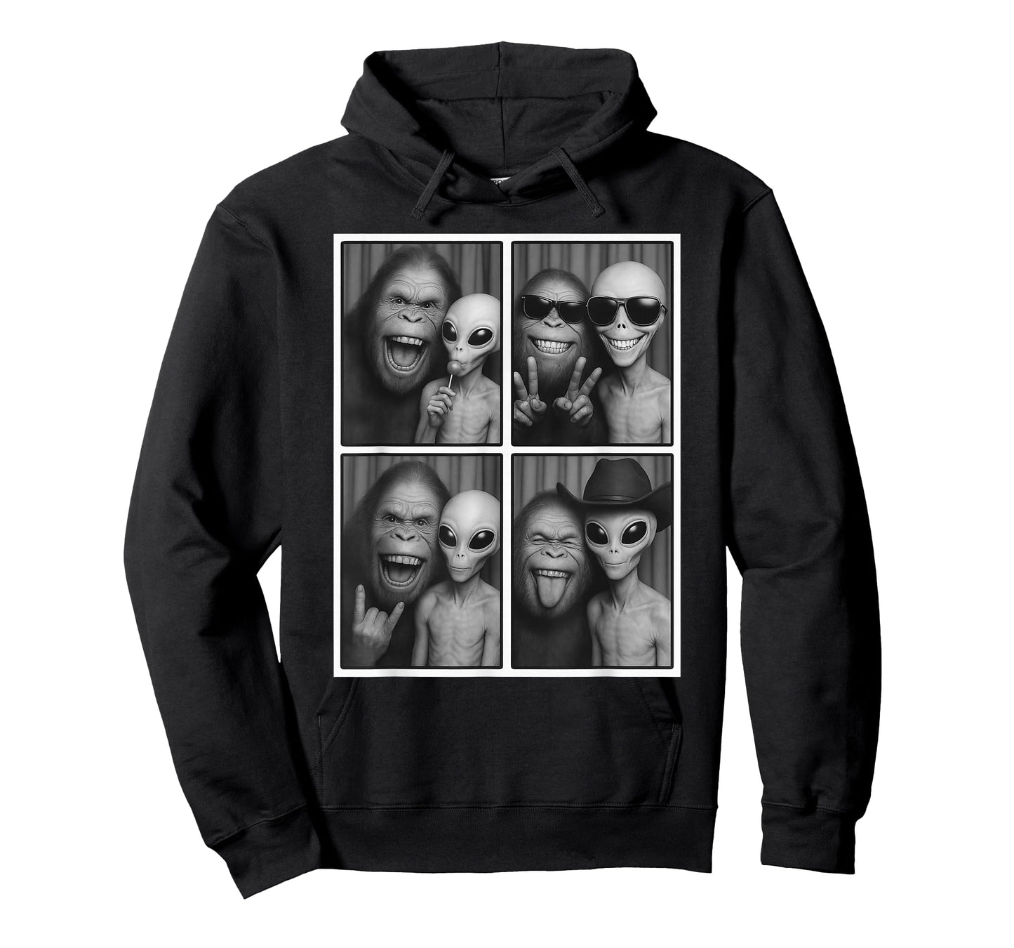 Photobooth, Bigfoot & Alien Selfie, Funny Sasquatch Photo T-Shirt