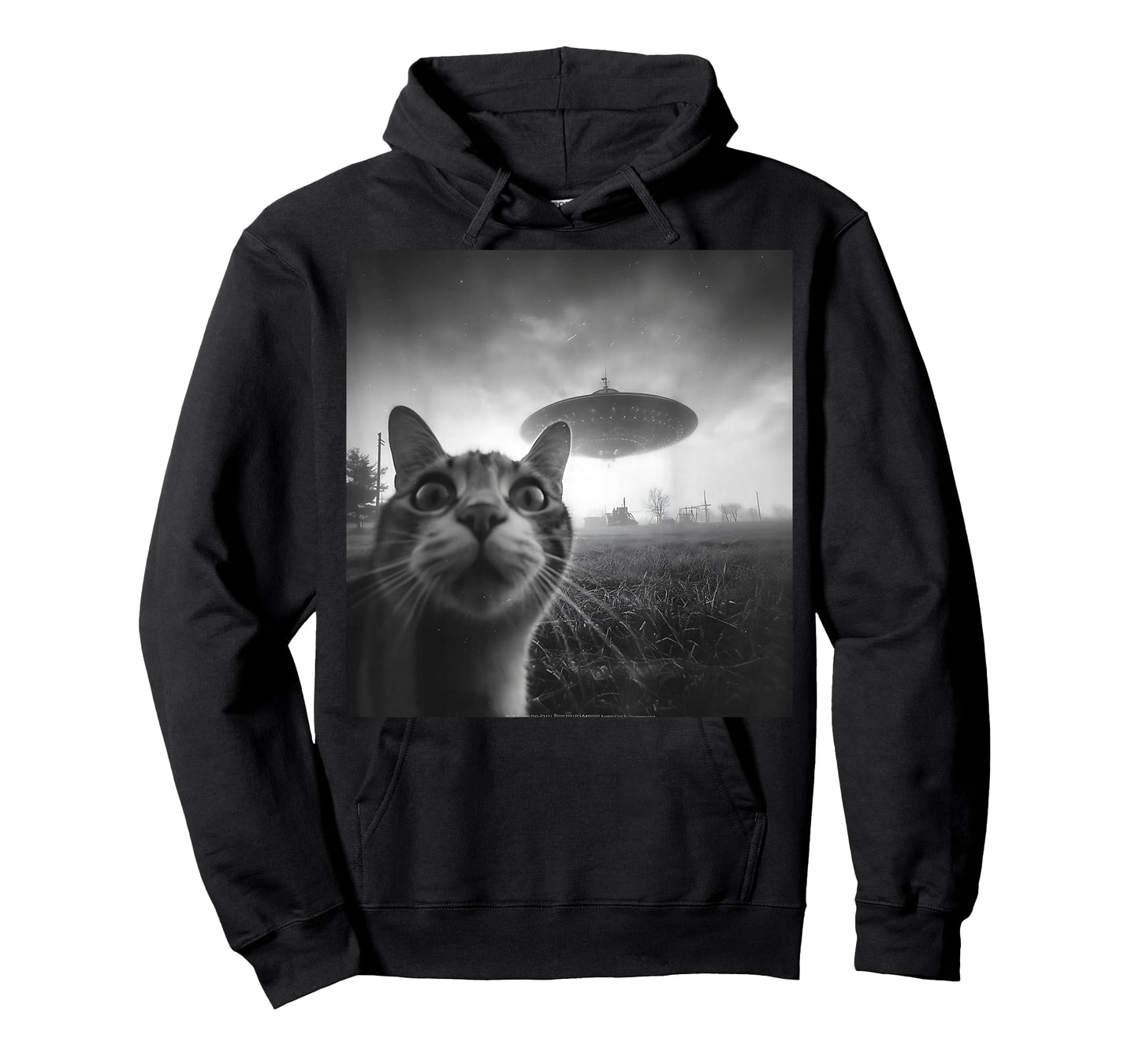 Funny Surprised Scared Cat Selfie with UFO T-Shirt