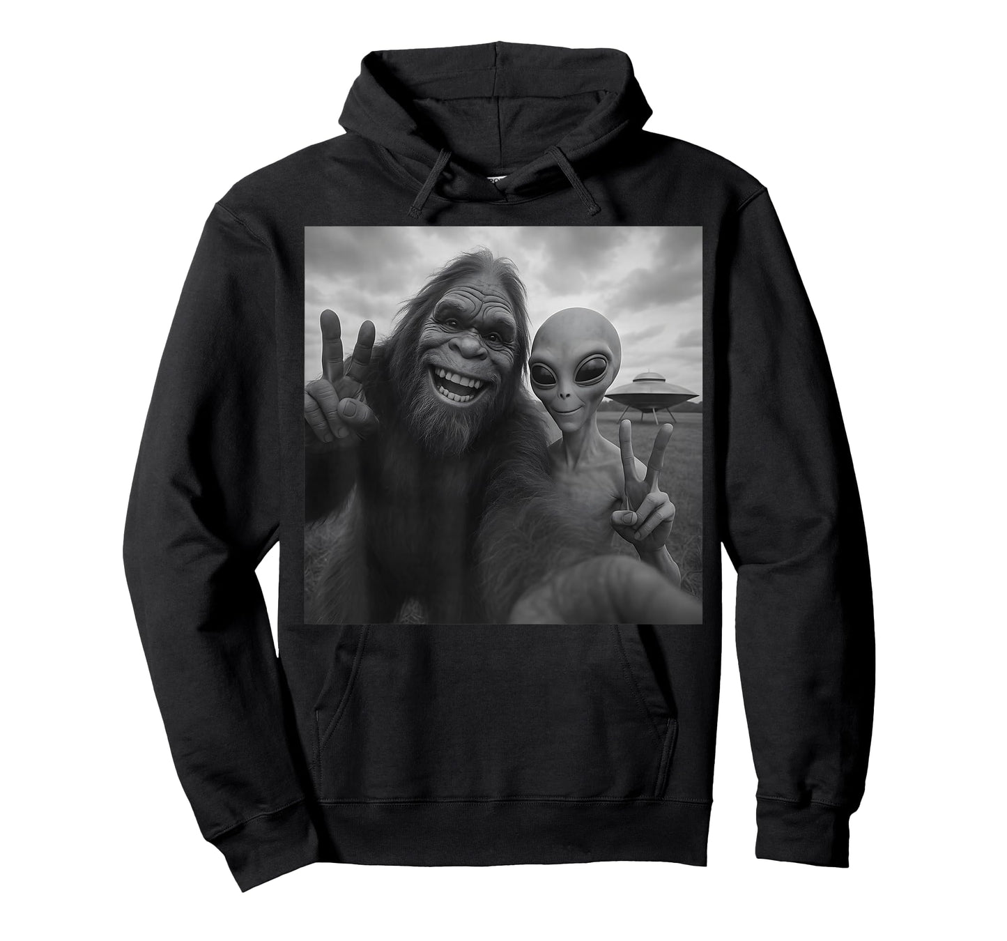 Funny Alien Bigfoot Selfie T-Shirt