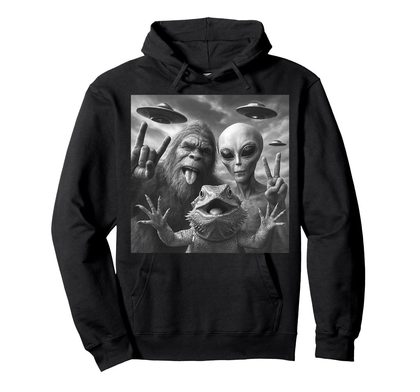 Bearded Dragon Selfie With Bigfoot & Alien Funny UFO T-Shirt