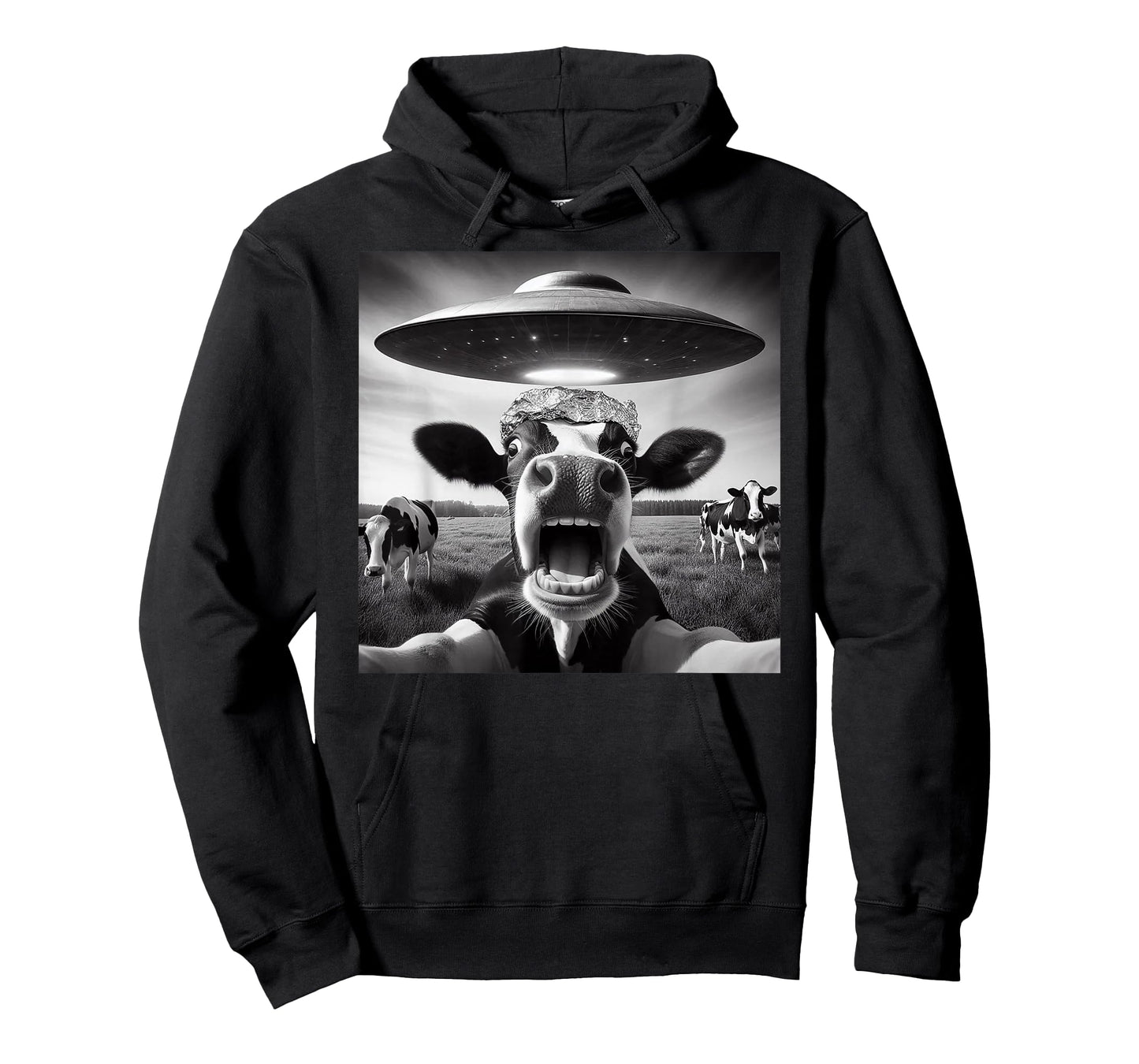 Funny Cow Abduction By UFO Selfie - Hilarious Alien Meme T-Shirt