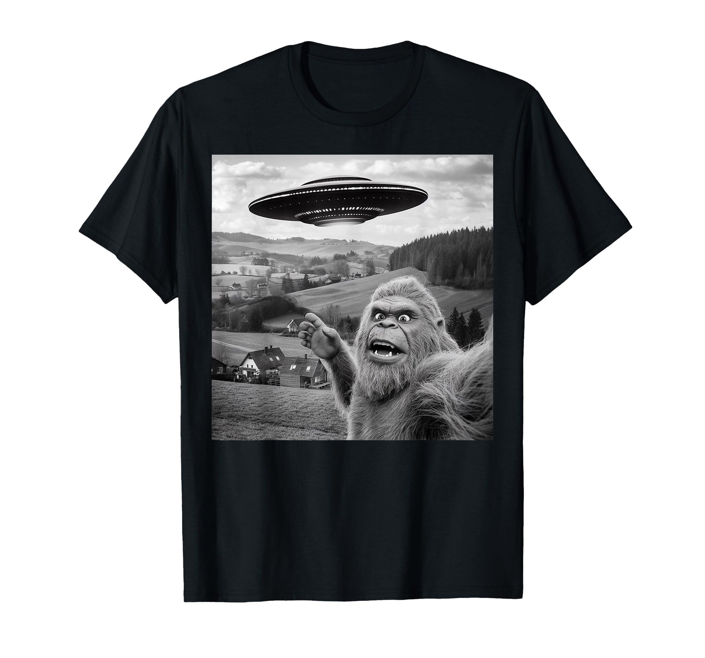 Bigfoot Selfie With Alien UFO Funny Gifts For Men Women Kid T-Shirt